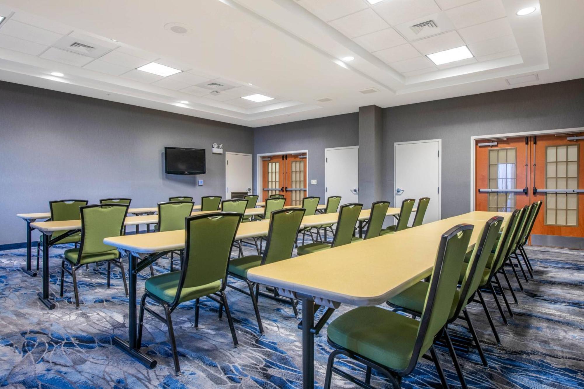Fairfield Inn And Suites Holiday Tarpon Springs Экстерьер фото